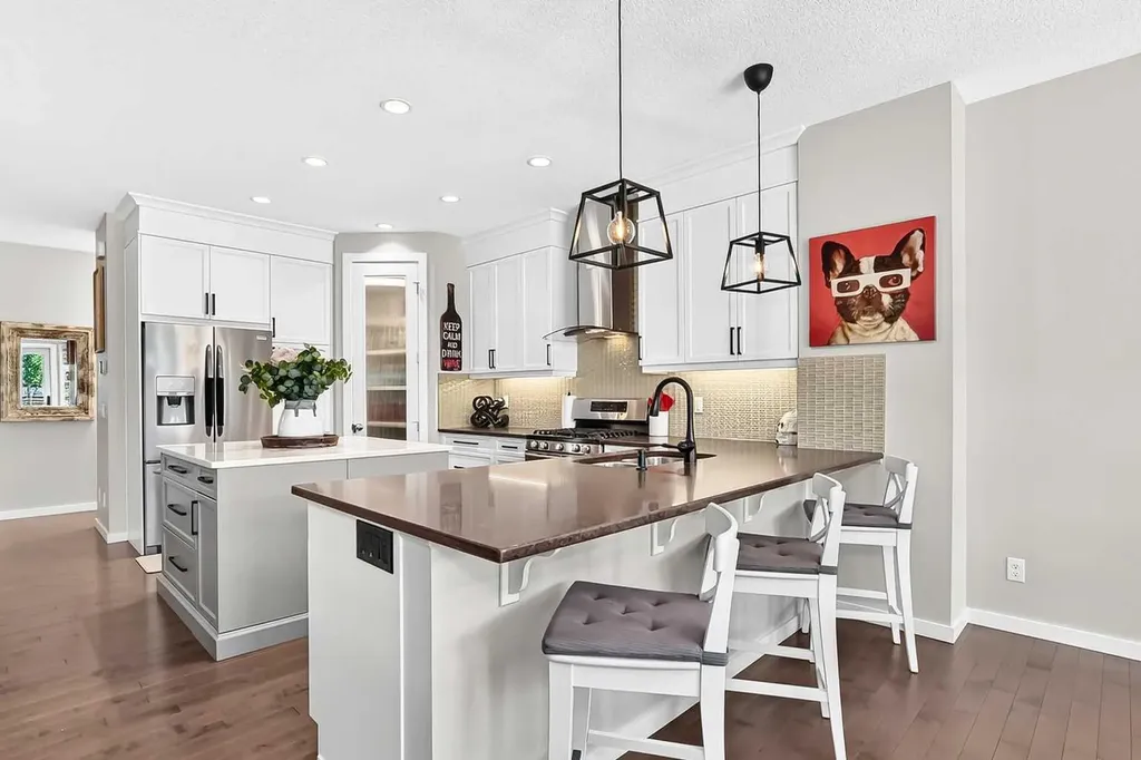 145 Kinniburgh Gardens Chestermere AB T1X 0R7