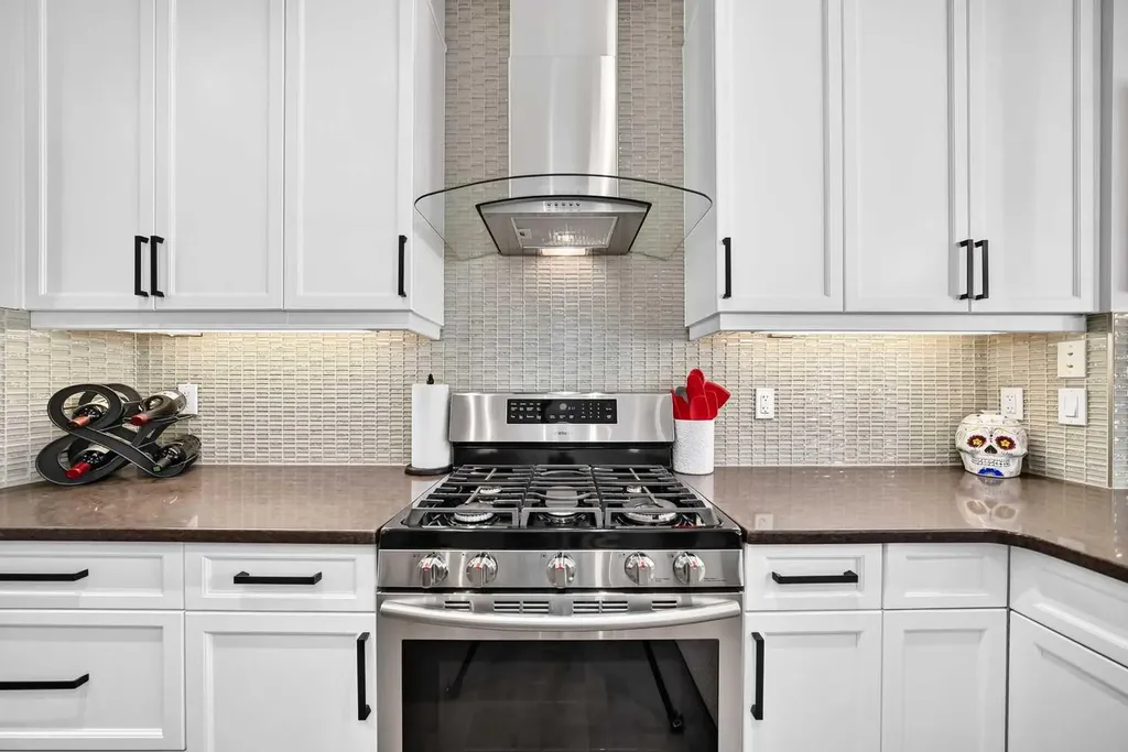 145 Kinniburgh Gardens Chestermere AB T1X 0R7
