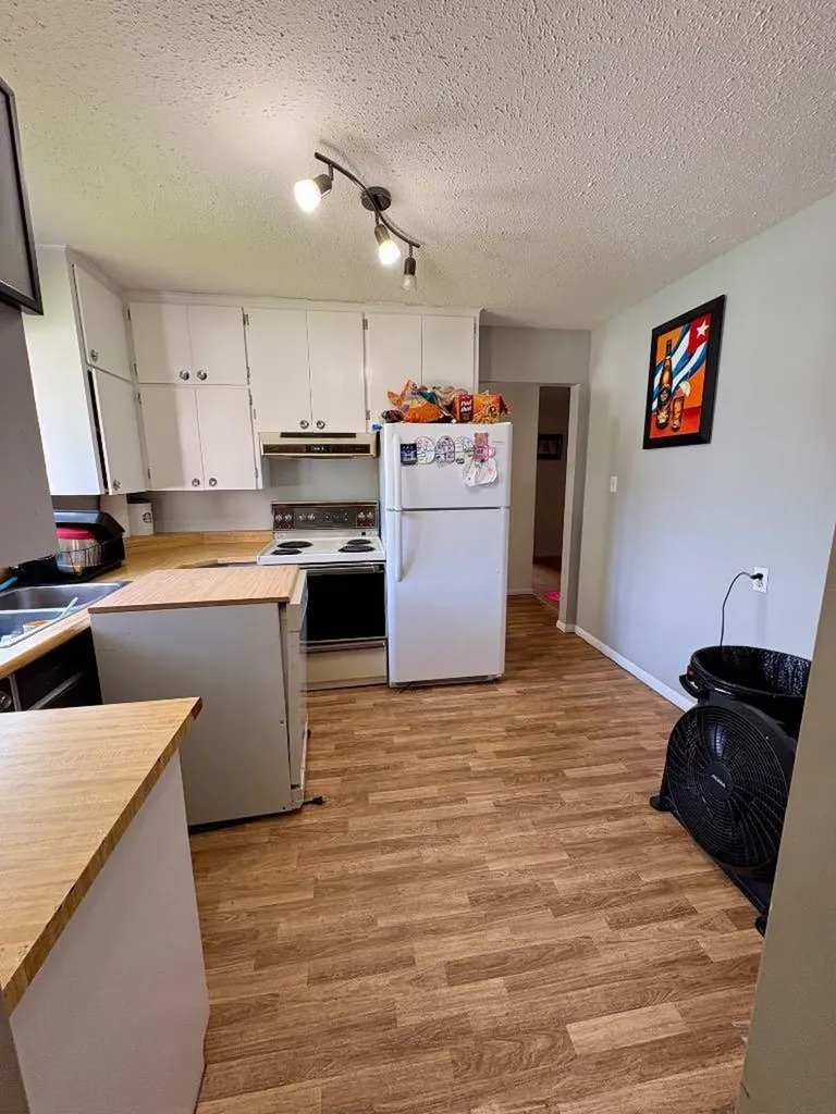 4122 50 Street Red Deer AB T4N 1W7
