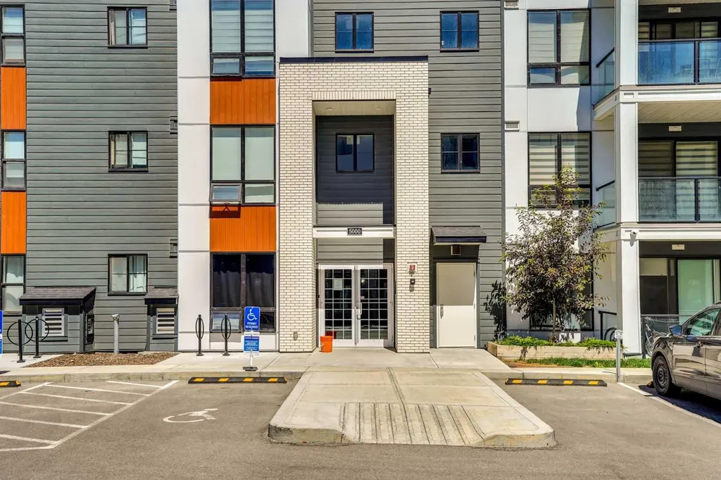 15 Sage Meadows Landing NW Calgary AB T3P 1E5