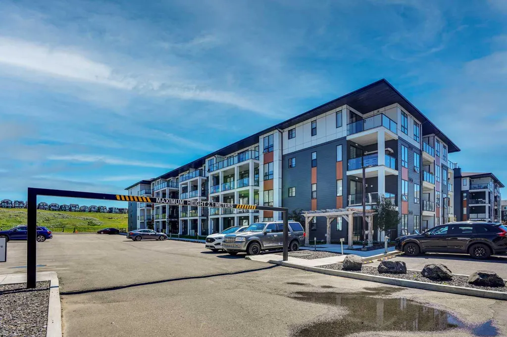 15 Sage Meadows Landing NW Calgary AB T3P 1E5