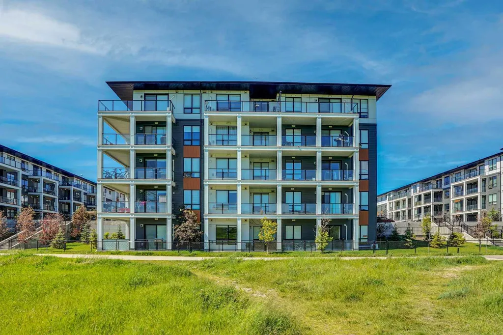 15 Sage Meadows Landing NW Calgary AB T3P 1E5