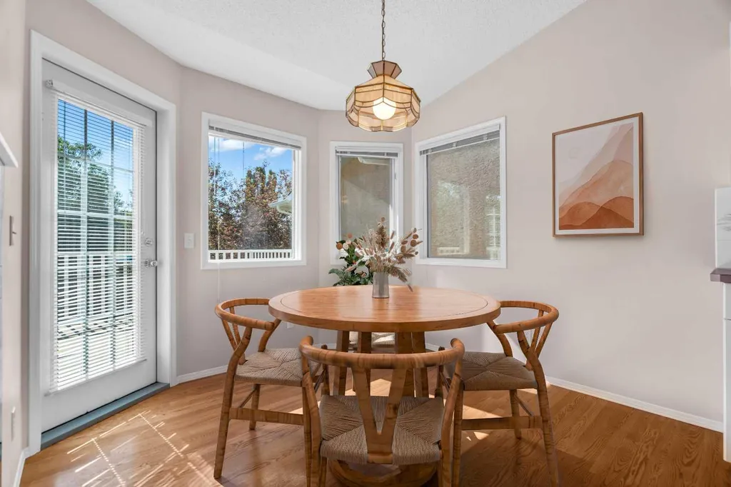 58 Evergreen Bay SW Calgary AB T2Y 3E9