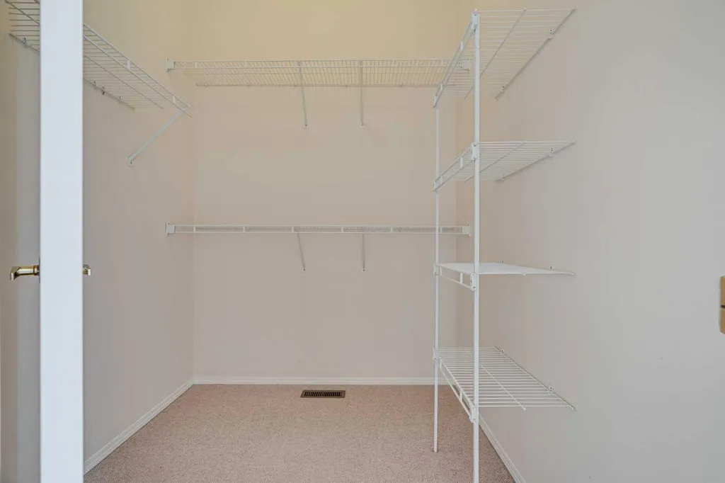 58 Evergreen Bay SW Calgary AB T2Y 3E9