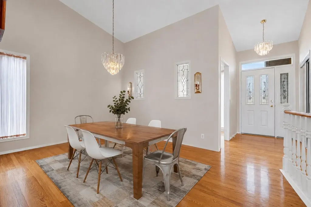 58 Evergreen Bay SW Calgary AB T2Y 3E9