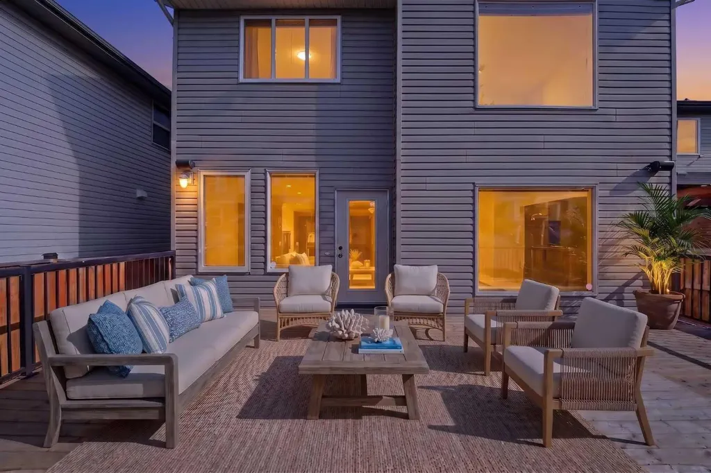 130 Auburn Glen Circle SE Calgary AB T3M 0K9