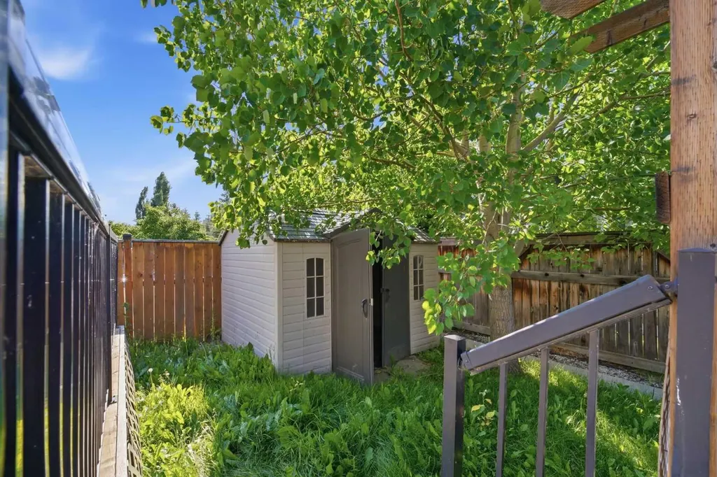 130 Auburn Glen Circle SE Calgary AB T3M 0K9