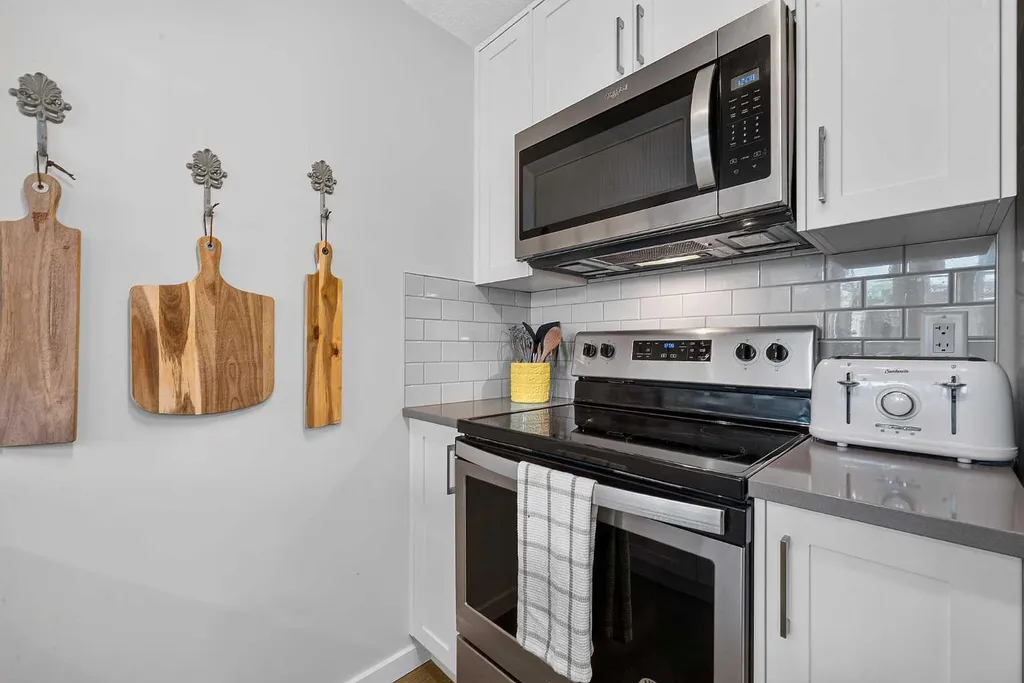 19500 37 Street SE Calgary AB T3M 2W9