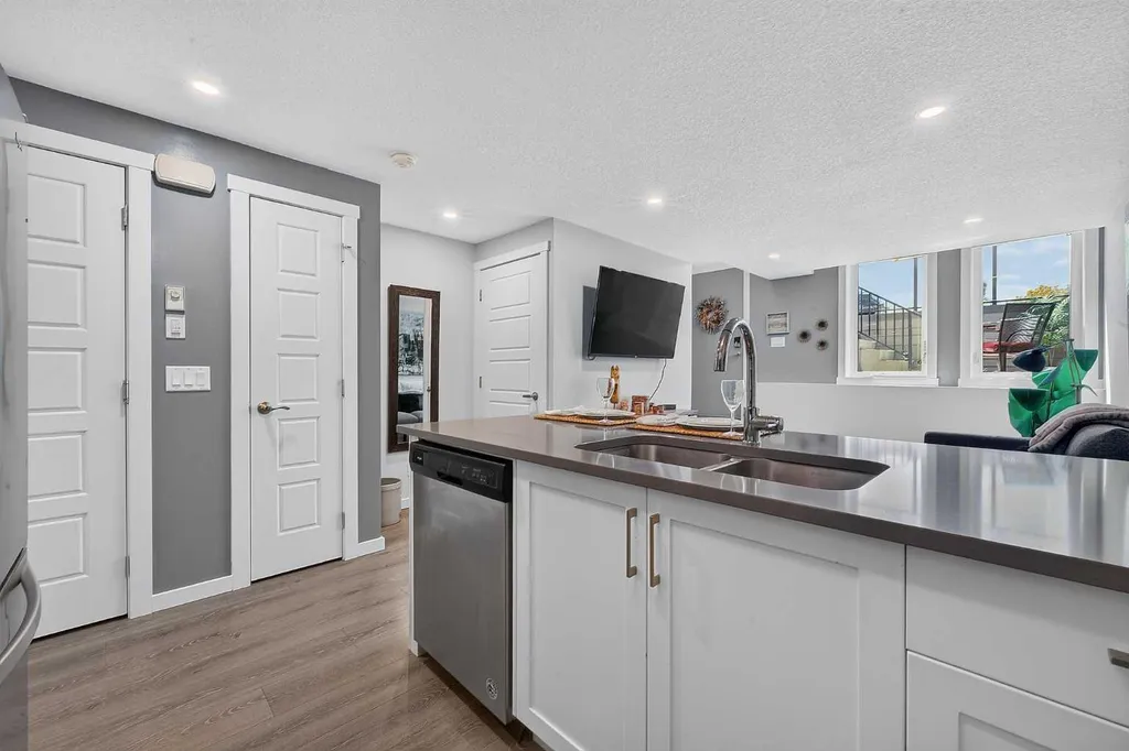19500 37 Street SE Calgary AB T3M 2W9
