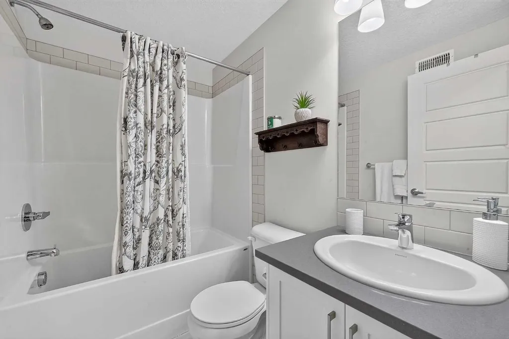 19500 37 Street SE Calgary AB T3M 2W9