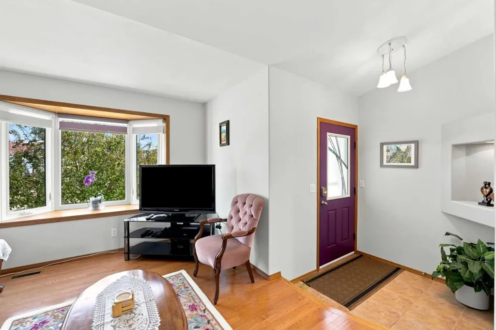 109 Logan Close Red Deer AB T4R 2N0