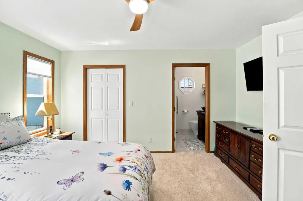 109 Logan Close Red Deer AB T4R 2N0