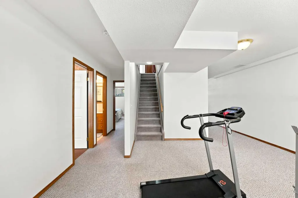 109 Logan Close Red Deer AB T4R 2N0