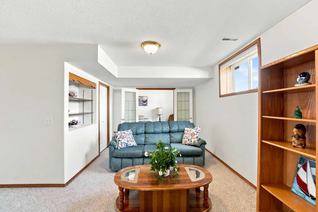 109 Logan Close Red Deer AB T4R 2N0