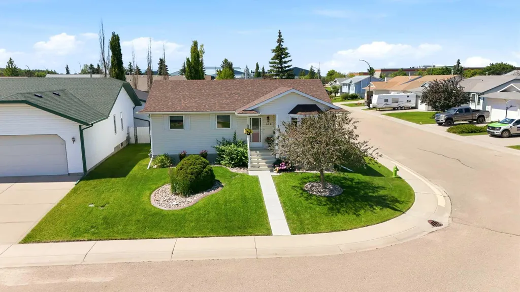 109 Logan Close Red Deer AB T4R 2N0