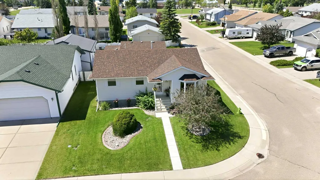 109 Logan Close Red Deer AB T4R 2N0