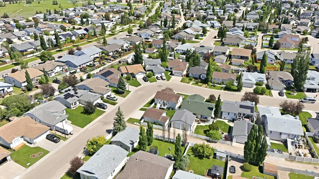 109 Logan Close Red Deer AB T4R 2N0