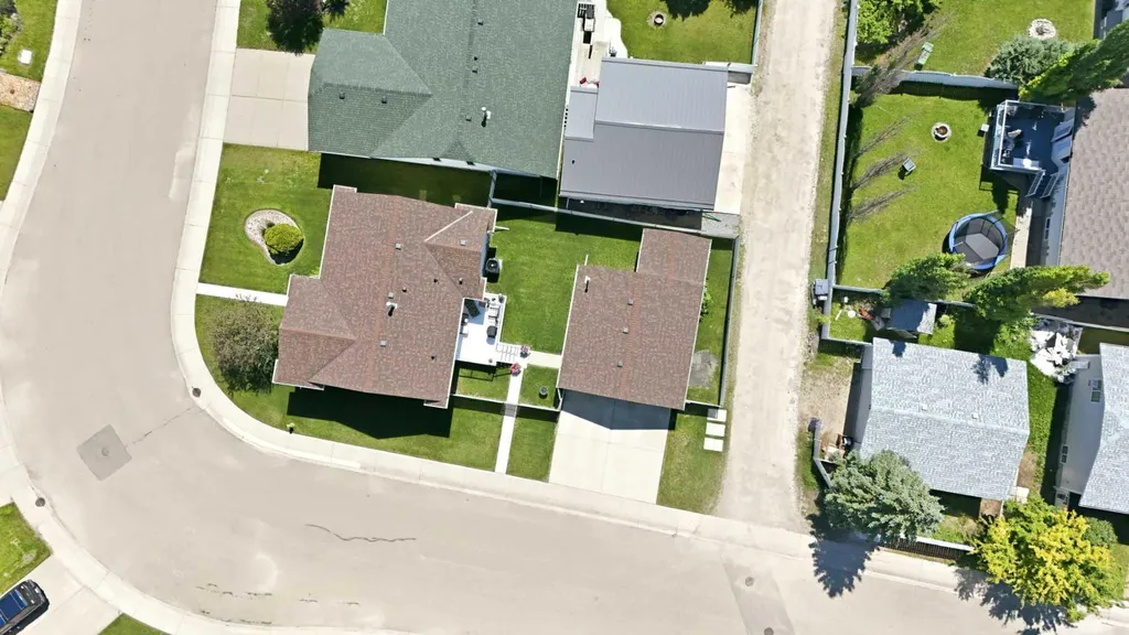 109 Logan Close Red Deer AB T4R 2N0