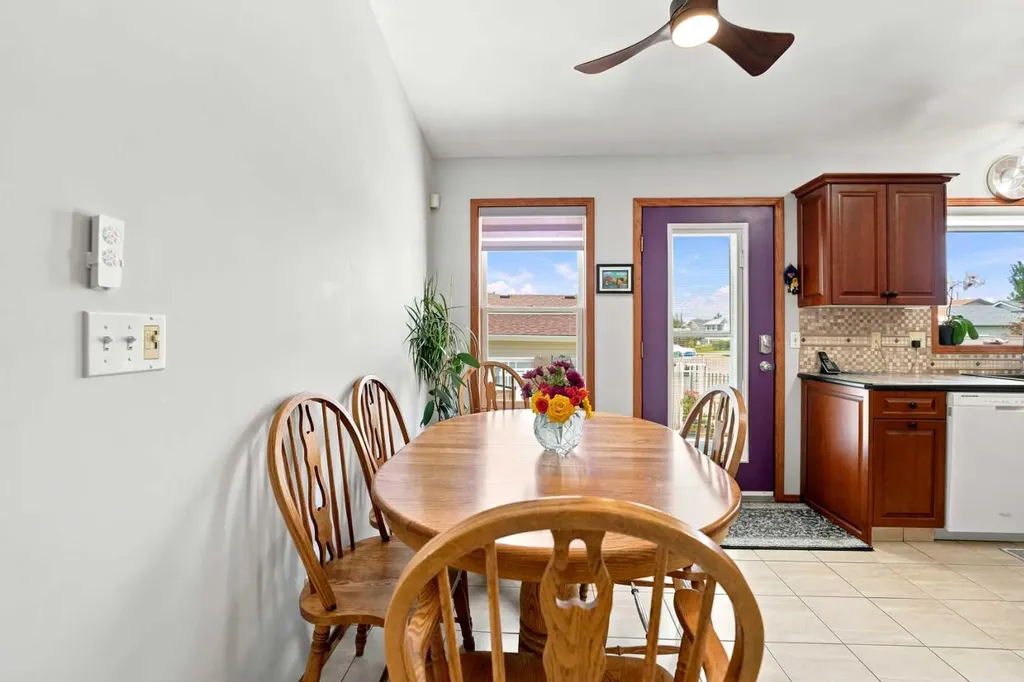 109 Logan Close Red Deer AB T4R 2N0