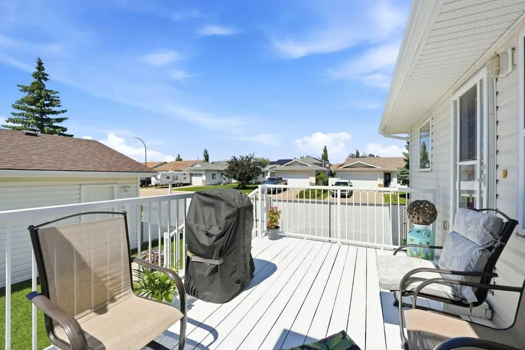 109 Logan Close Red Deer AB T4R 2N0