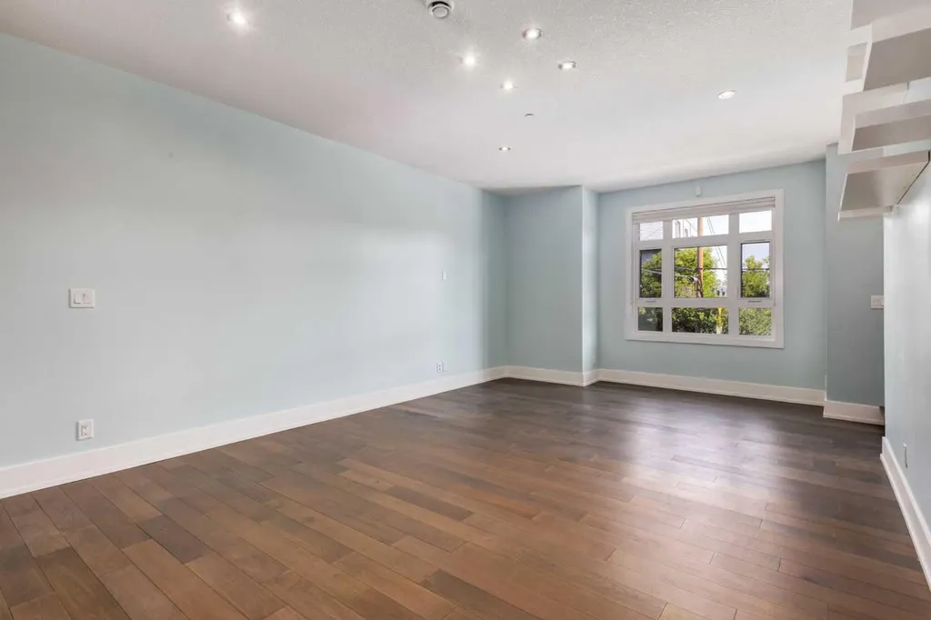 1513 23 Avenue SW Calgary AB T2T 0T8
