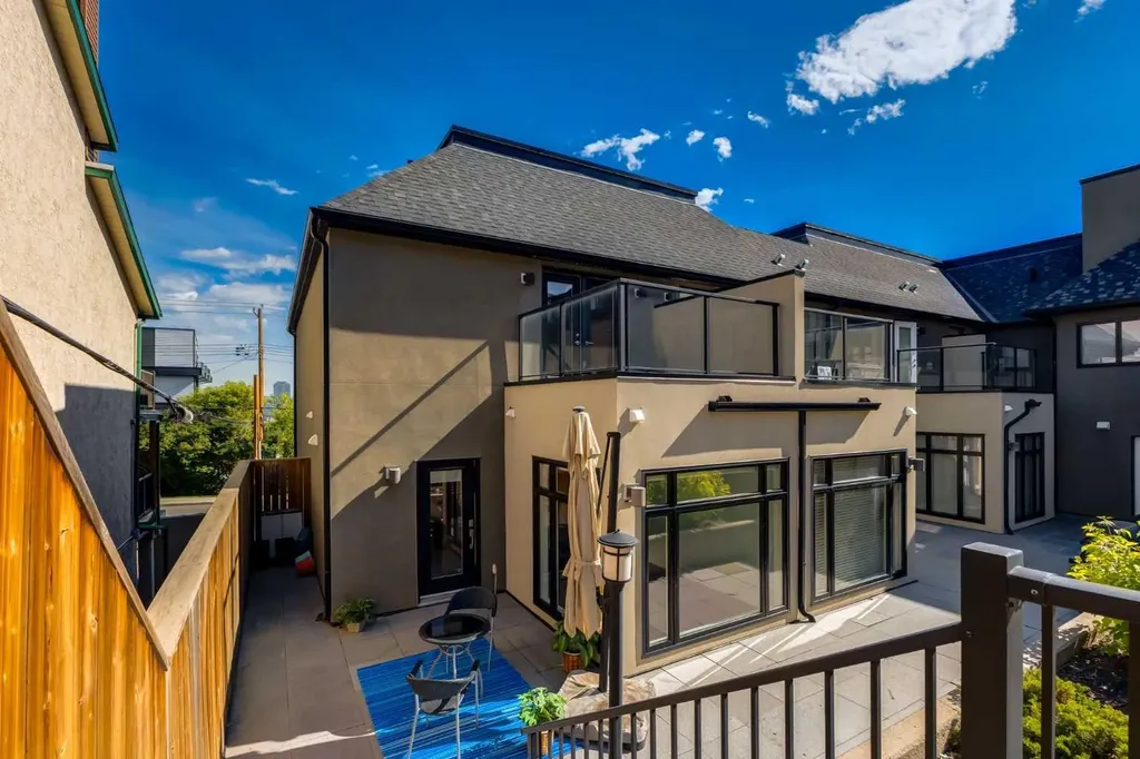 1513 23 Avenue SW Calgary AB T2T 0T8