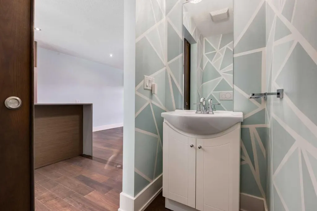 1513 23 Avenue SW Calgary AB T2T 0T8