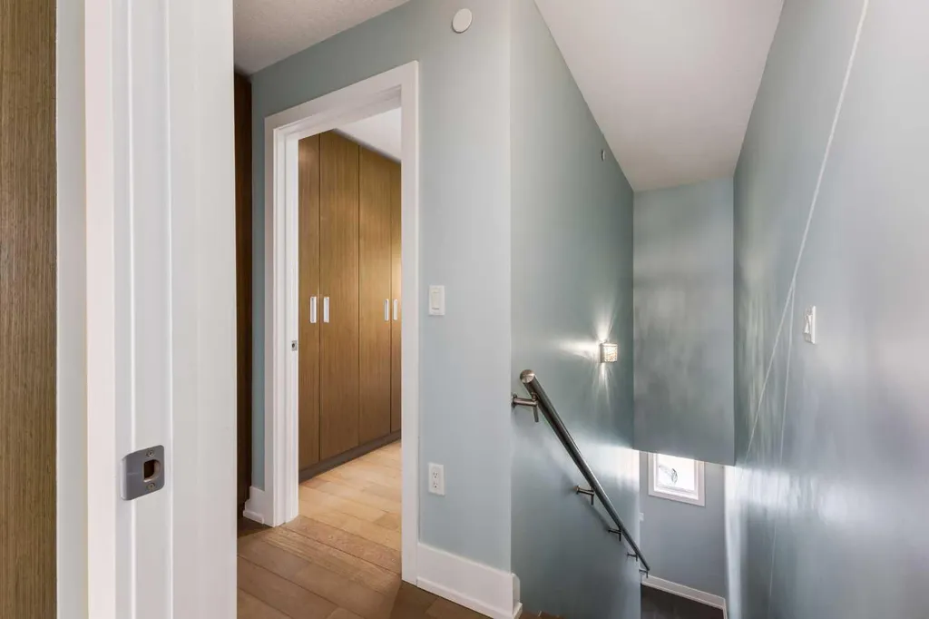 1513 23 Avenue SW Calgary AB T2T 0T8
