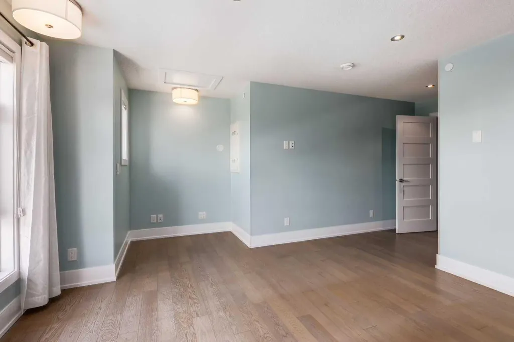 1513 23 Avenue SW Calgary AB T2T 0T8