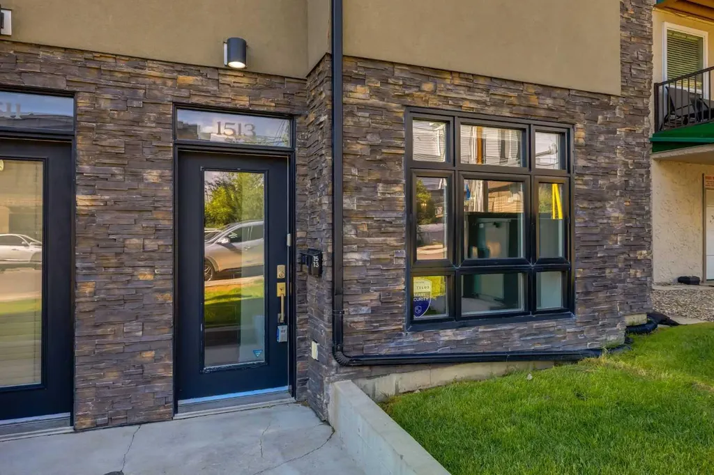 1513 23 Avenue SW Calgary AB T2T 0T8