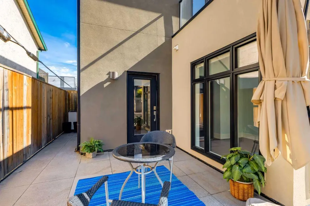 1513 23 Avenue SW Calgary AB T2T 0T8