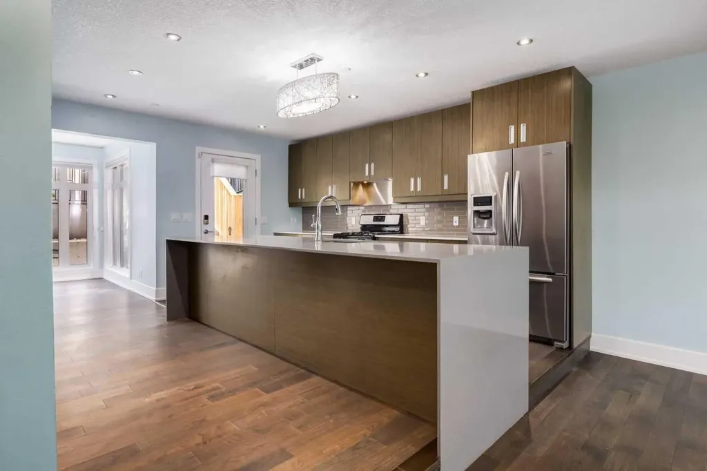 1513 23 Avenue SW Calgary AB T2T 0T8