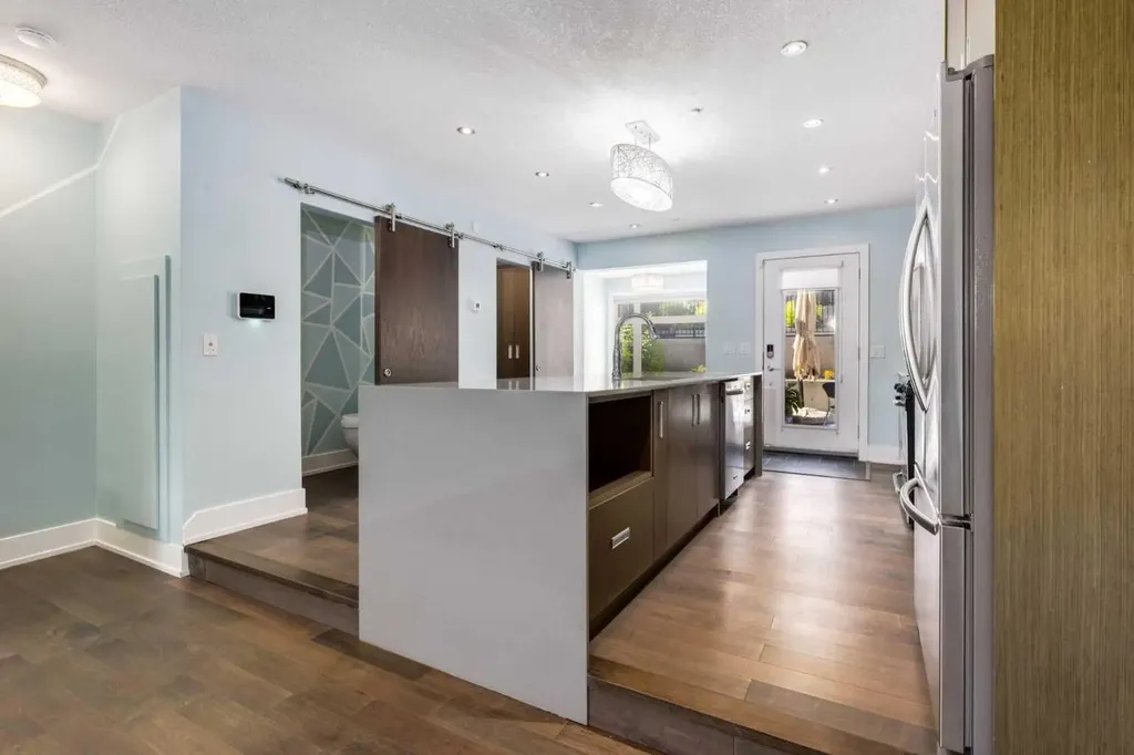 1513 23 Avenue SW Calgary AB T2T 0T8
