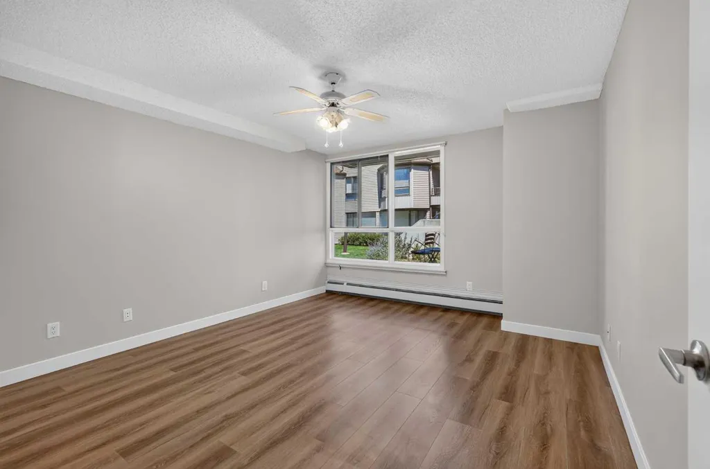 2425 90 Avenue SW Calgary AB T2V 4X8