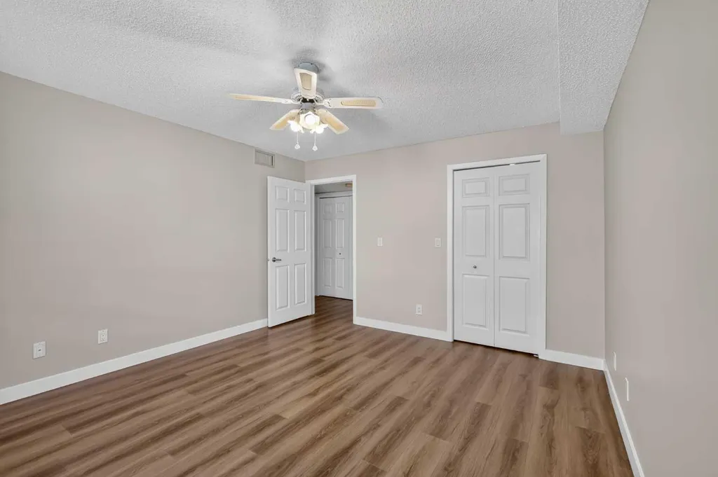 2425 90 Avenue SW Calgary AB T2V 4X8