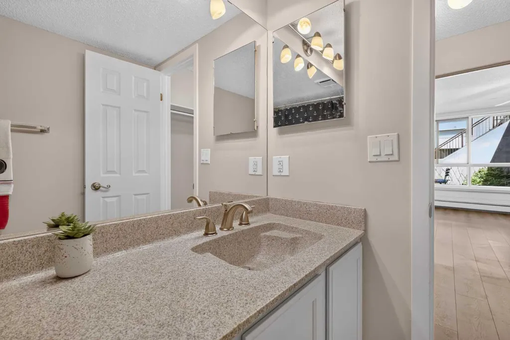 2425 90 Avenue SW Calgary AB T2V 4X8