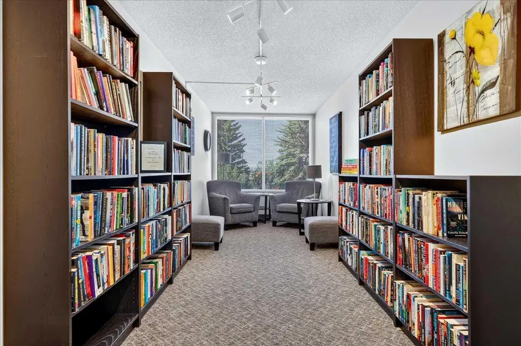 2425 90 Avenue SW Calgary AB T2V 4X8