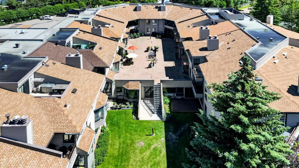 2425 90 Avenue SW Calgary AB T2V 4X8