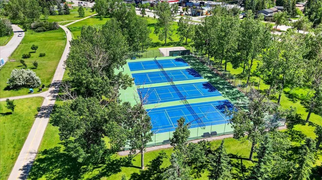 2425 90 Avenue SW Calgary AB T2V 4X8