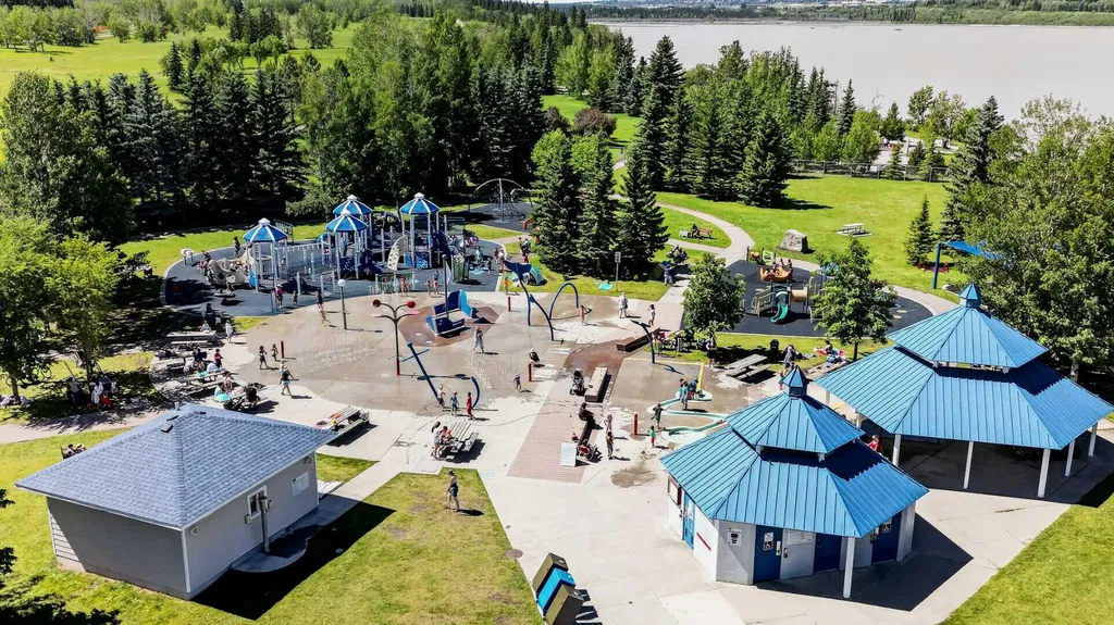 2425 90 Avenue SW Calgary AB T2V 4X8