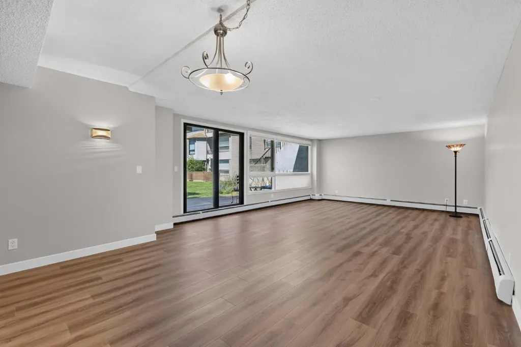 2425 90 Avenue SW Calgary AB T2V 4X8