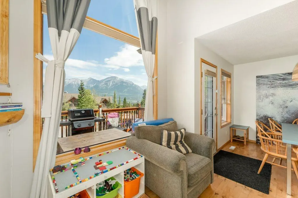 809 Wilson Way Canmore AB T1W2Y8