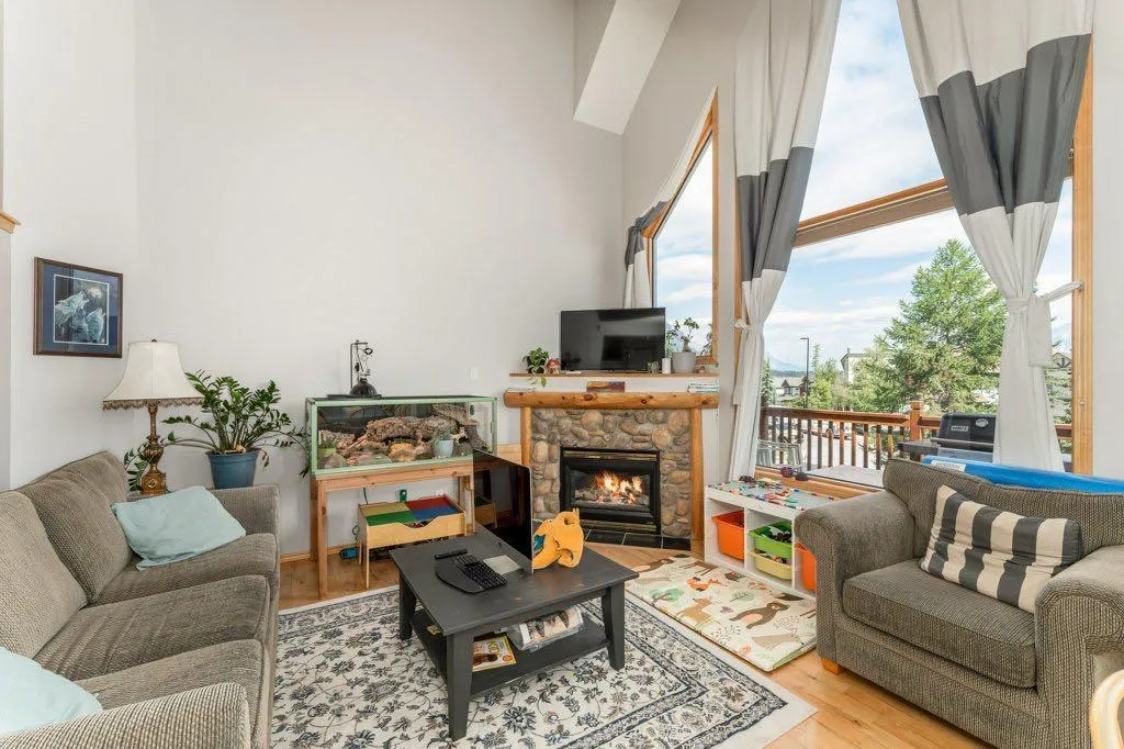 809 Wilson Way Canmore AB T1W2Y8