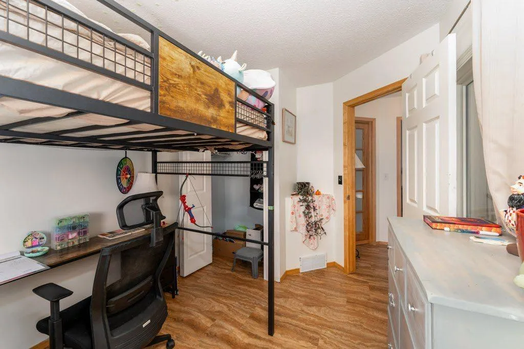 809 Wilson Way Canmore AB T1W2Y8