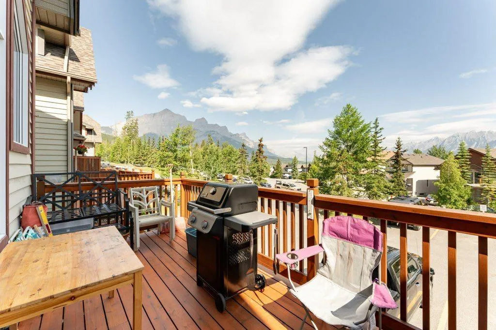 809 Wilson Way Canmore AB T1W2Y8