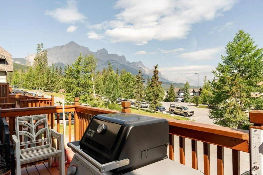 809 Wilson Way Canmore AB T1W2Y8