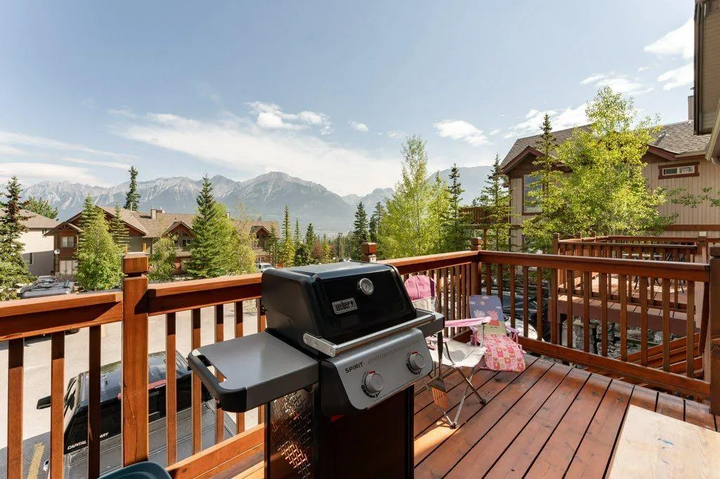 809 Wilson Way Canmore AB T1W2Y8