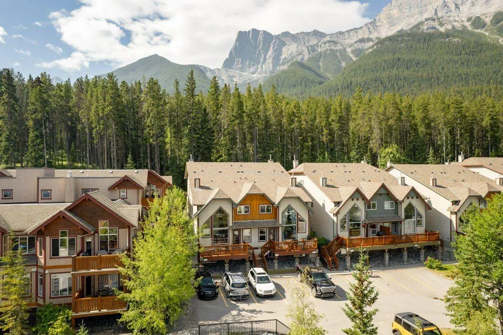 809 Wilson Way Canmore AB T1W2Y8