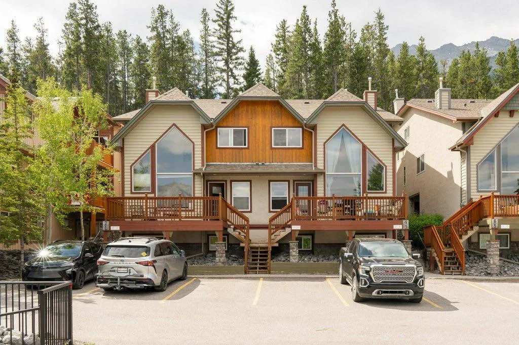 809 Wilson Way Canmore AB T1W2Y8
