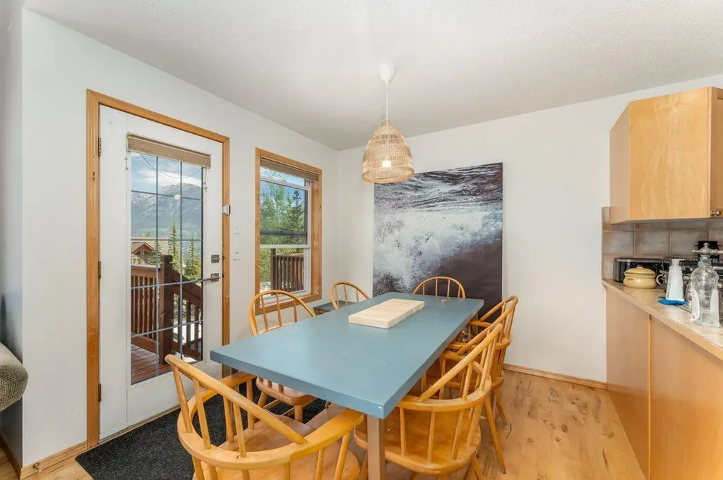 809 Wilson Way Canmore AB T1W2Y8